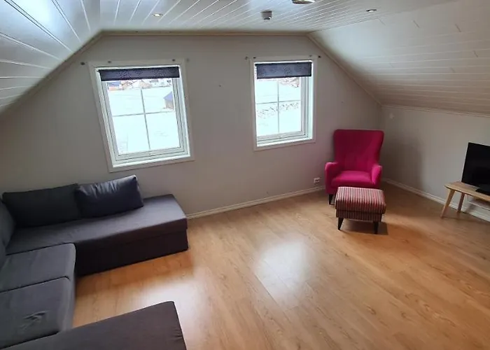 Cheerful 4-Bedroom Home With Fireplace, 1,5Km From Flam Center