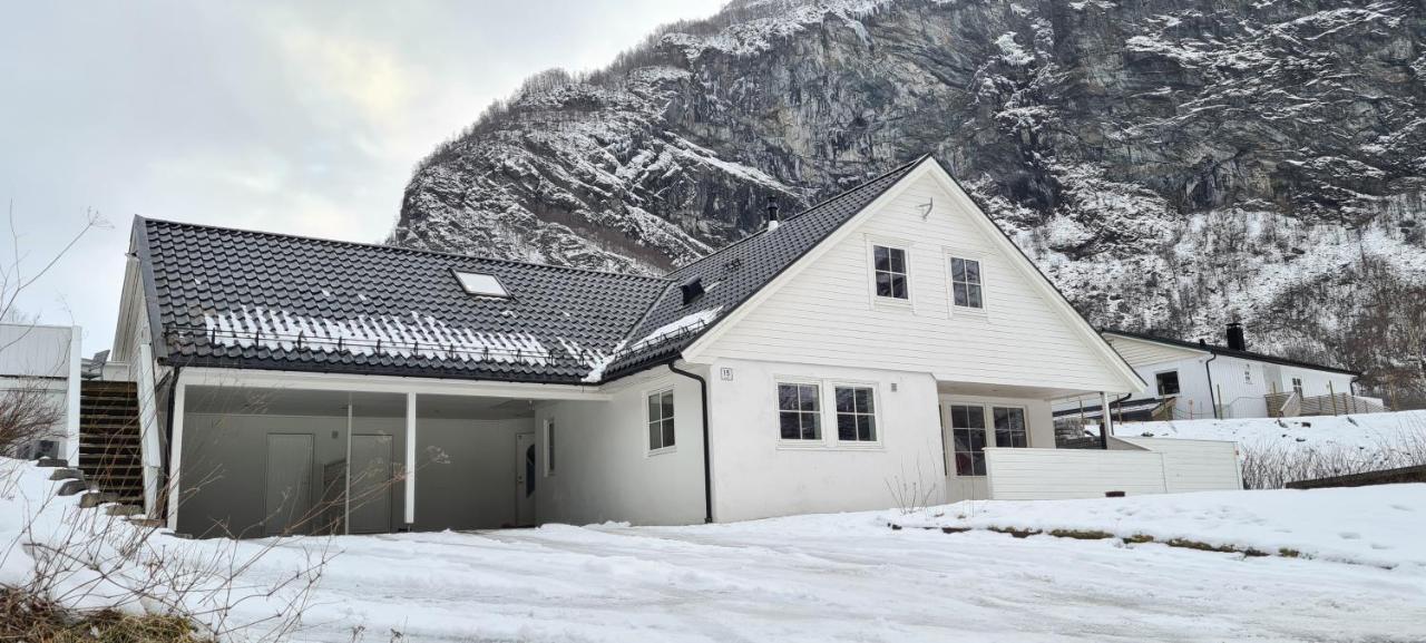Cheerful 4-bedroom With Fireplace, 1,5km From Flam Center